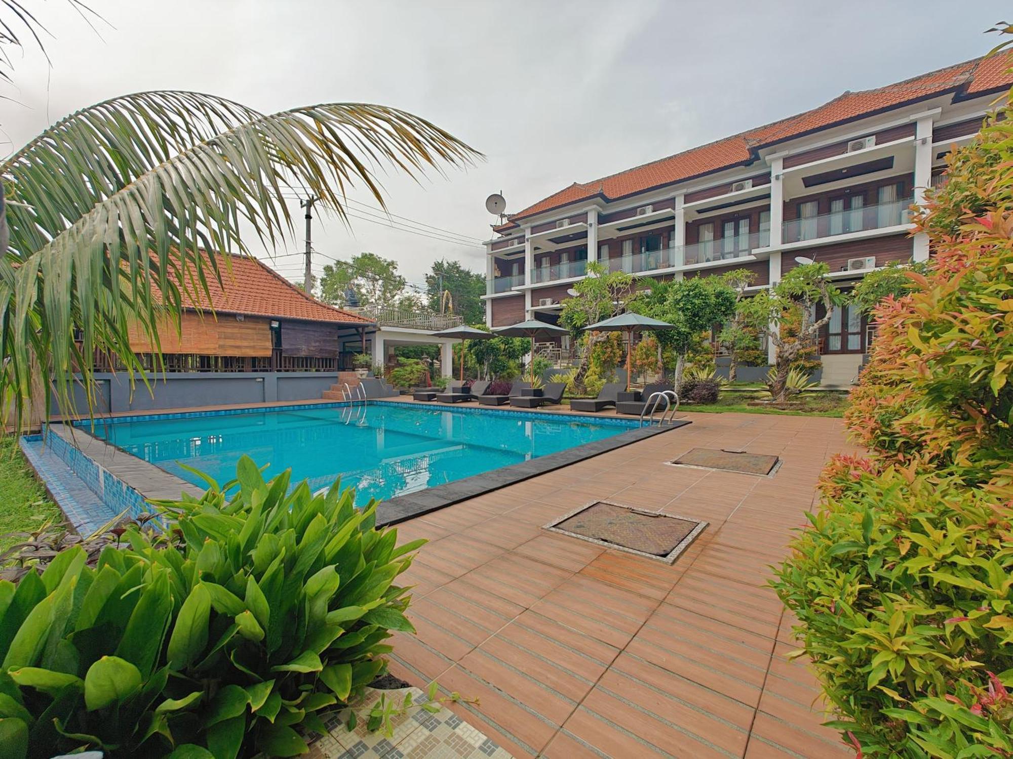 Nusa Sedayu Hotel By Ocean View Batununggul Exterior photo