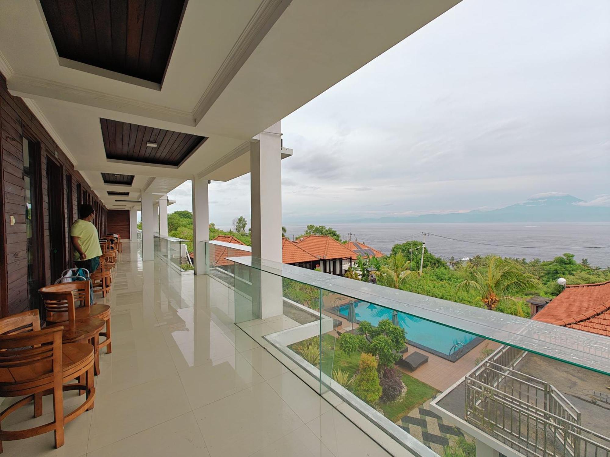 Nusa Sedayu Hotel By Ocean View Batununggul Exterior photo