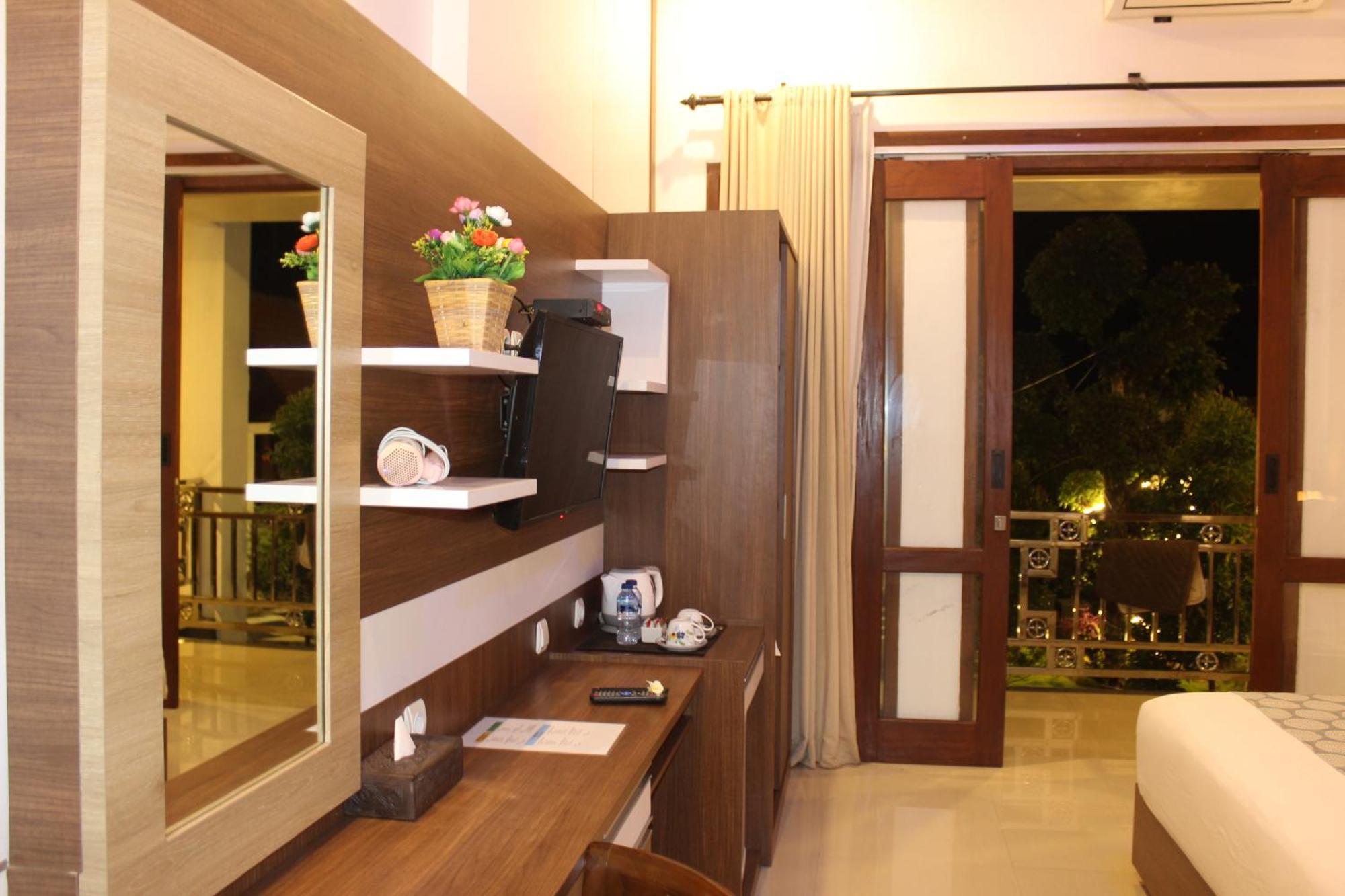 Nusa Sedayu Hotel By Ocean View Batununggul Exterior photo