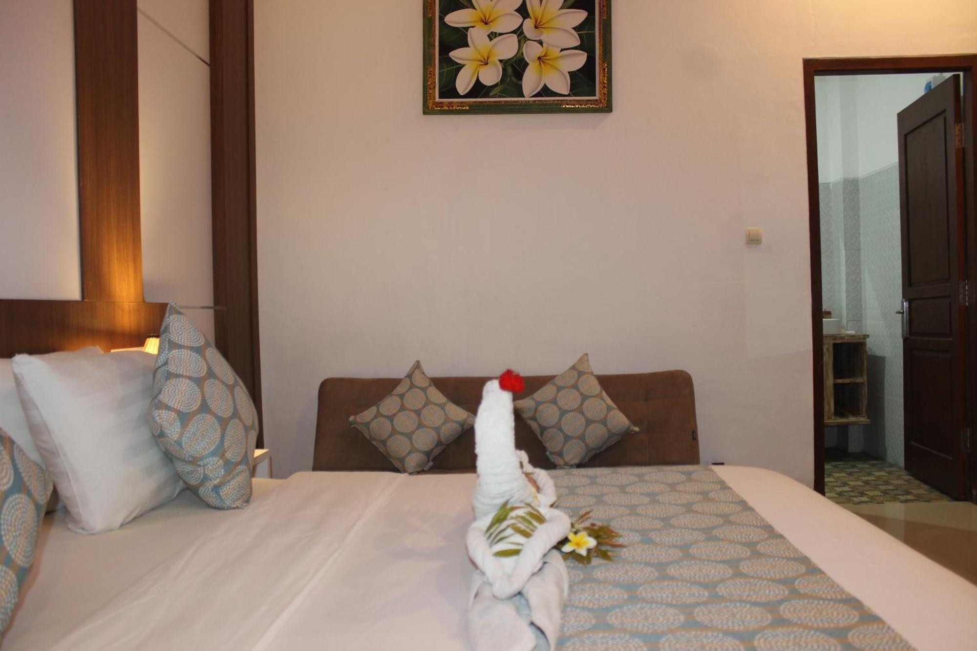 Nusa Sedayu Hotel By Ocean View Batununggul Exterior photo