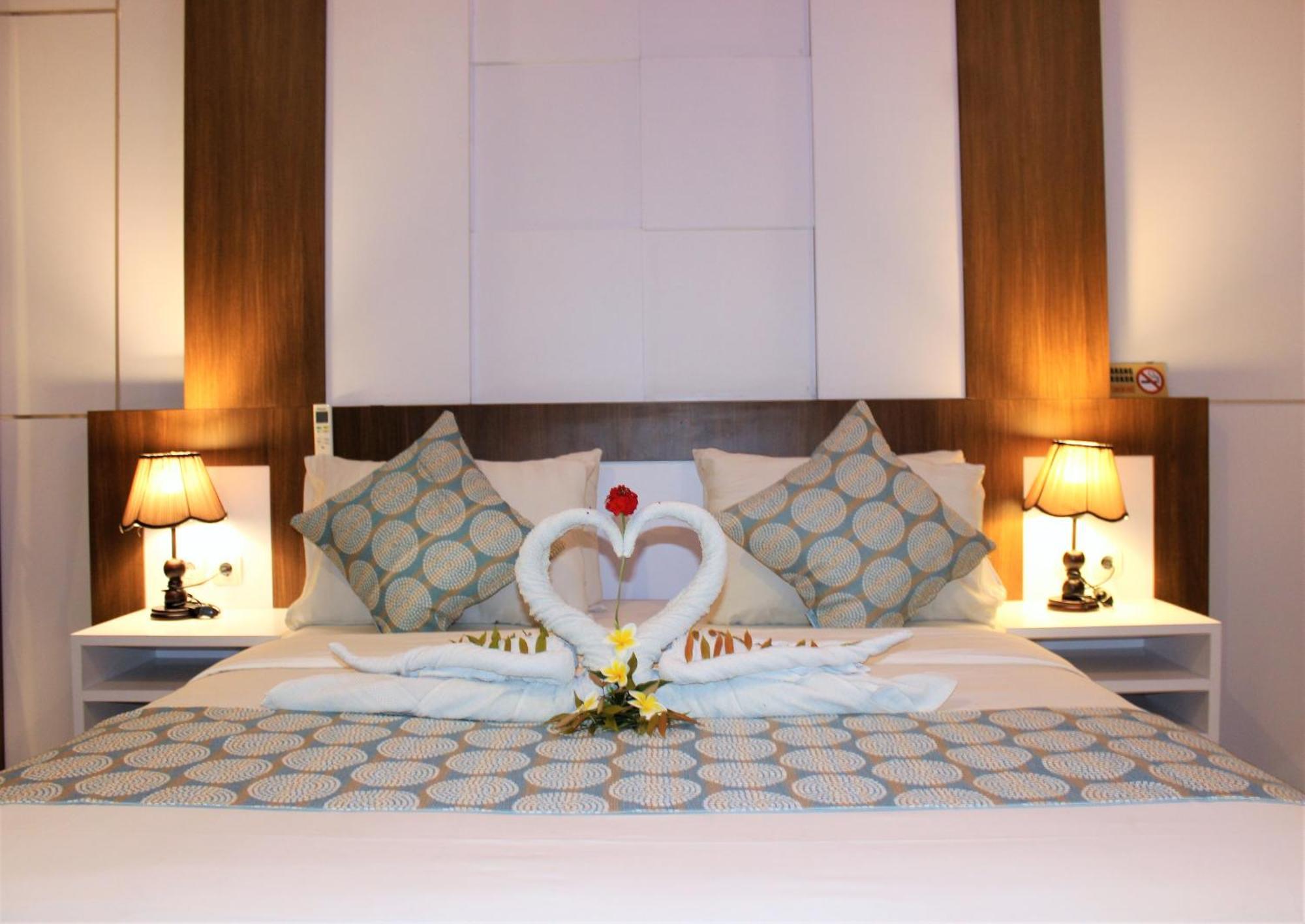 Nusa Sedayu Hotel By Ocean View Batununggul Exterior photo
